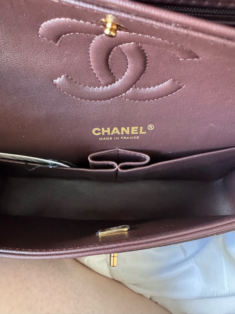 Quilted Burgundy Jumbo Chain Strap Shoulder Bag - Picture 3 of 3